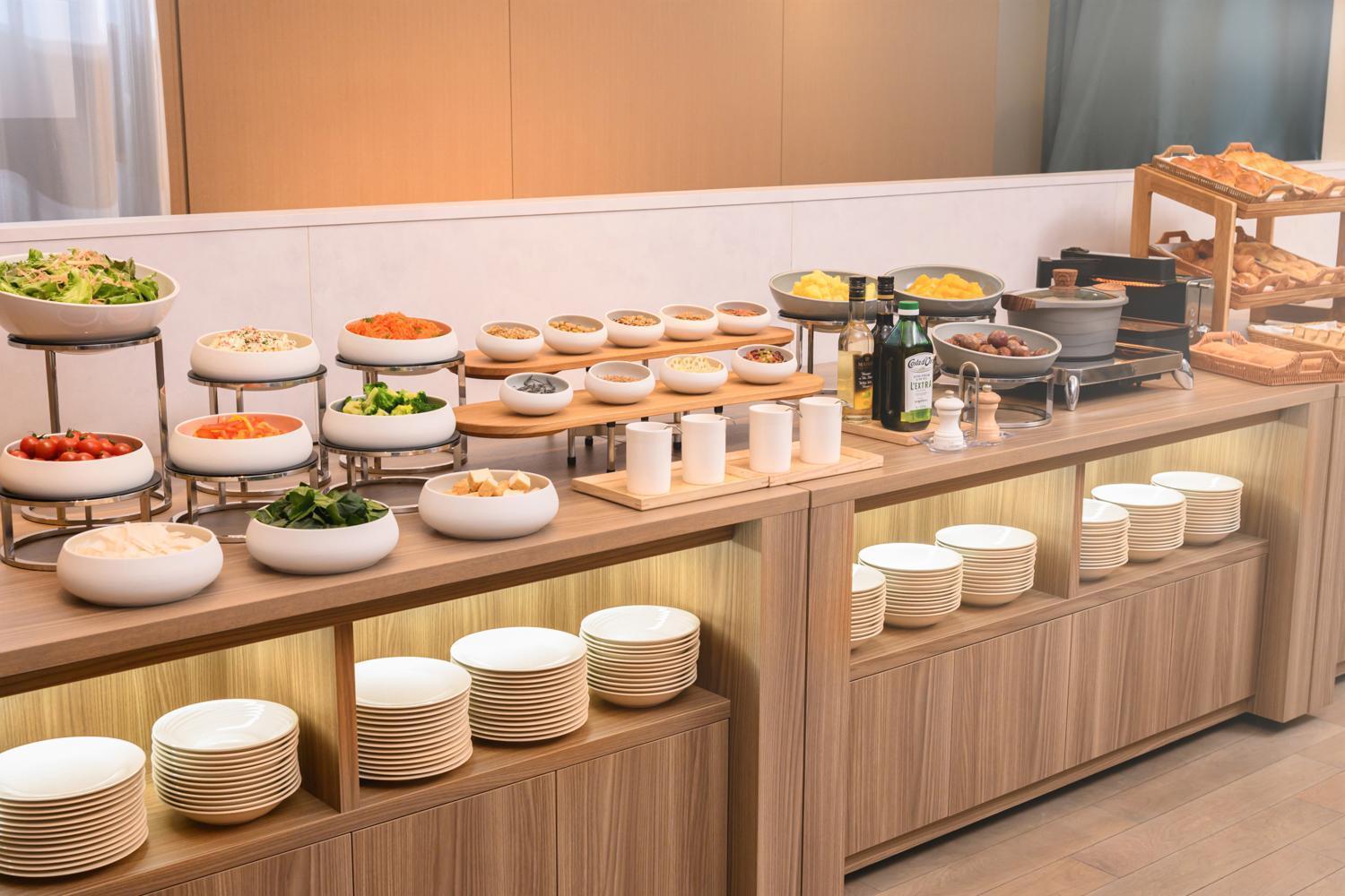The Royal Park Hotel Iconic Kioto Zewnętrze zdjęcie A salad bar